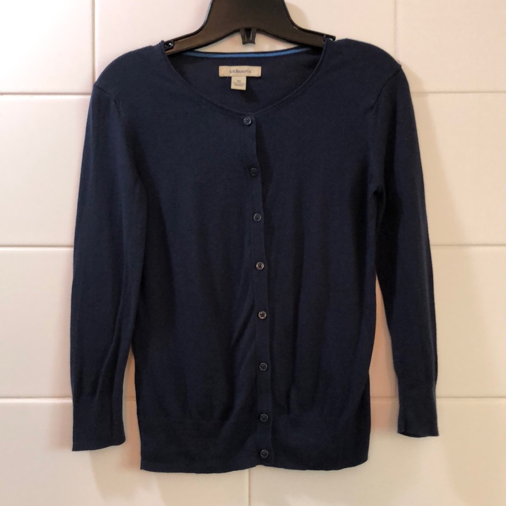 GH Bass & Co navy lightweight cardigan size extra small